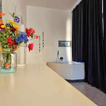 Casa Atena, Spaziosa, Romantica Con Idromassaggio Privato *