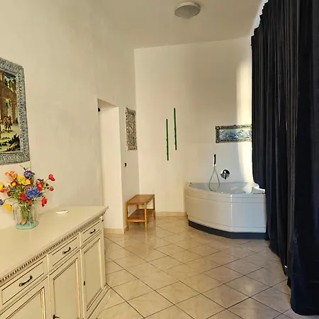 Casa Atena, Spaziosa, Romantica Con Idromassaggio Privato *