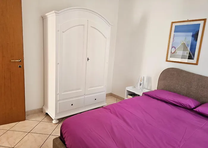 Casa Atena, Spaziosa, Romantica Con Idromassaggio Privato דירה ואראצה