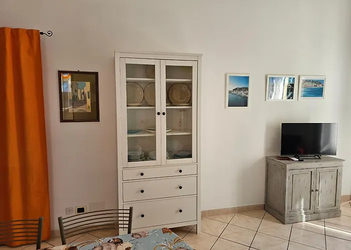 דירה Casa Atena, Spaziosa, Romantica Con Idromassaggio Privato ואראצה