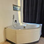 Casa Atena, Spaziosa, Romantica Con Idromassaggio Privato