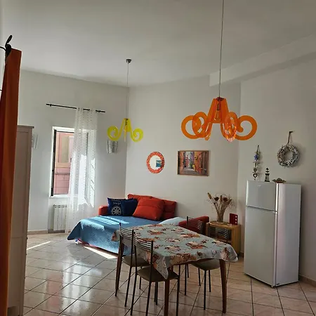 Lägenhet Casa Atena, Spaziosa, Romantica Con Idromassaggio Privato *