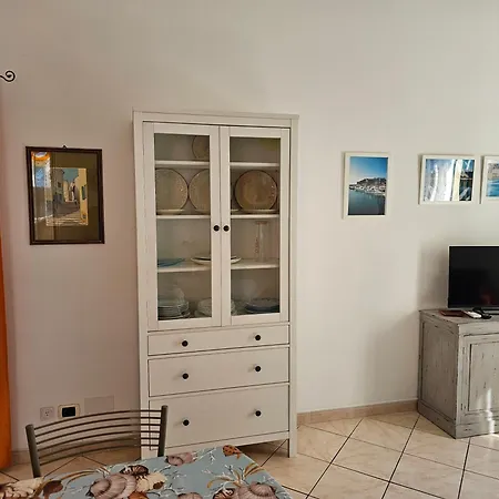 Apartment Casa Atena, Spaziosa, Romantica Con Idromassaggio Privato Varazze