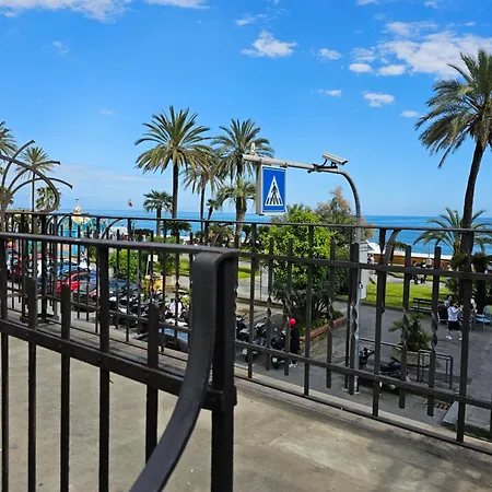 Apartment Casa Atena, Spaziosa, Romantica Con Idromassaggio Privato *