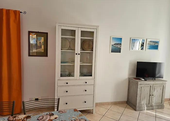Casa Atena, Spaziosa, Romantica Con Idromassaggio Privato Lägenhet