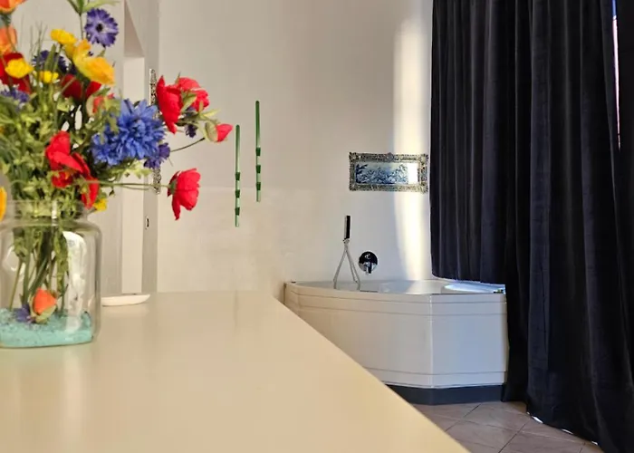 Casa Atena, Spaziosa, Romantica Con Idromassaggio Privato *