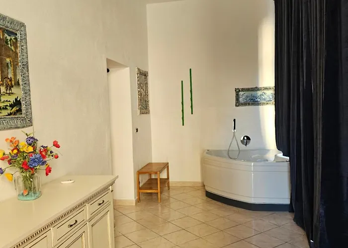 Casa Atena, Spaziosa, Romantica Con Idromassaggio Privato *