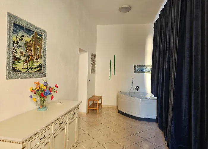 Lägenhet Casa Atena, Spaziosa, Romantica Con Idromassaggio Privato *